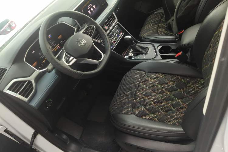 Used Volkswagen Tharu 2023 300TSI Two-Wheel-Drive Moonlight Edition