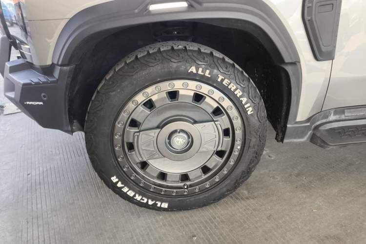 Used JETOUR Traveler 2024 2.0T All-Wheel-Drive Silver Dragon Wings