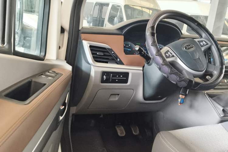 Used JAC Group Sunray 2023 2.5T 6-Series Logistics Version 2/3 Seats D25TCIF1
