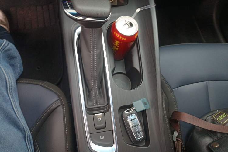 Used Buick Velite 6 2023 Revised Version 430 km Range – Commuter Edition Gear Lever