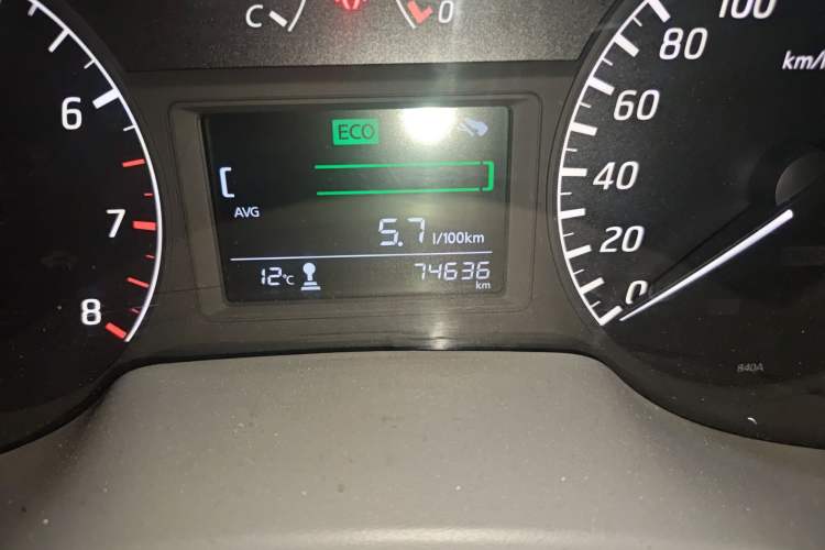 Used Nissan Sylphy 2012 Classic 1.6XL Manual Luxury Edition Odometer Close Up