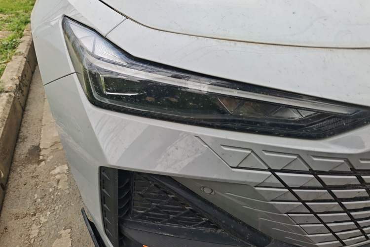 Used CHANGAN UNI-V 2023 1.5T Sport Edition
