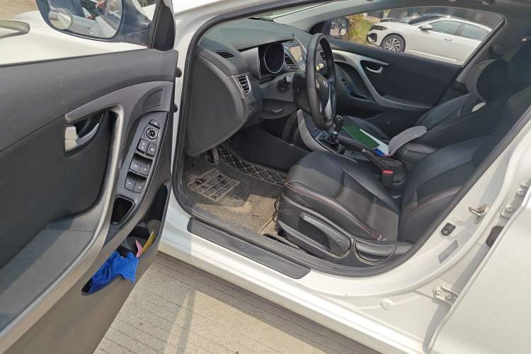 Used Hyundai Elantra (5th Generation / Langdong) 2016 1.6L Manual Luxury Model