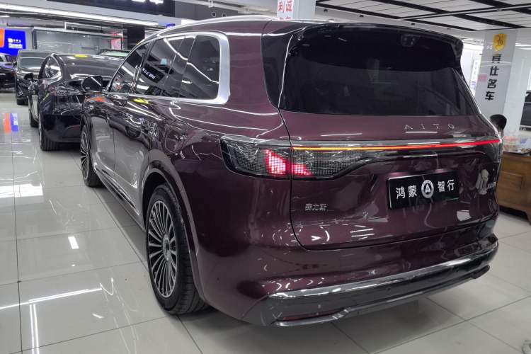 Used Hima AITO M8 2025 Extended-Range Ultra Version 53.4 kWh 5-Seater Edition Rear Left 45 Deg