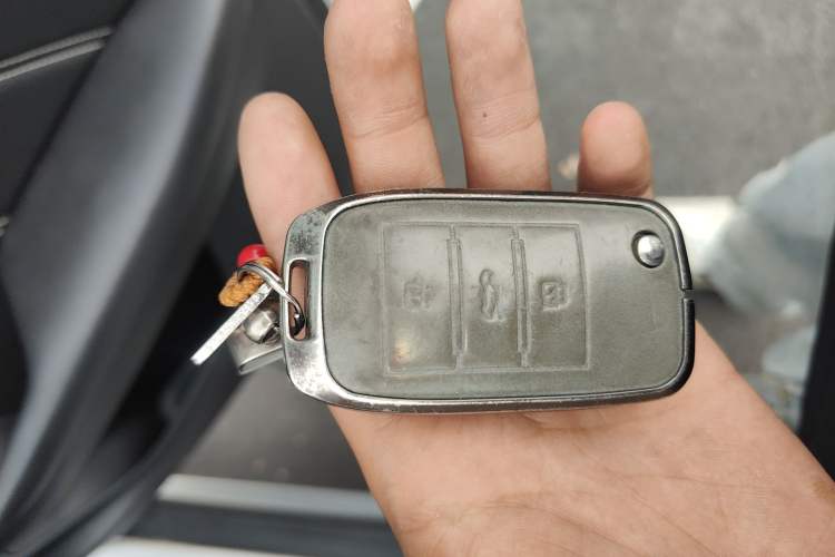 Used Roewe RX5 2018 30T Two-Wheel Drive Automatic Internet Smart Edition
