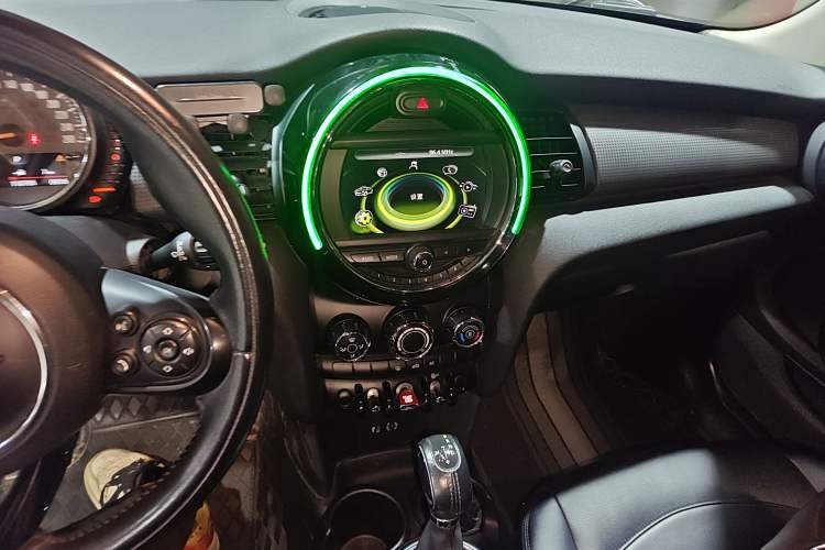 Used MINI 2014 1.5T COOPER Fun
