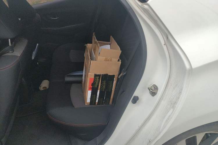 Used Nissan Lannia 2016 1.6L CVT Smart Cool Edition Interior 4