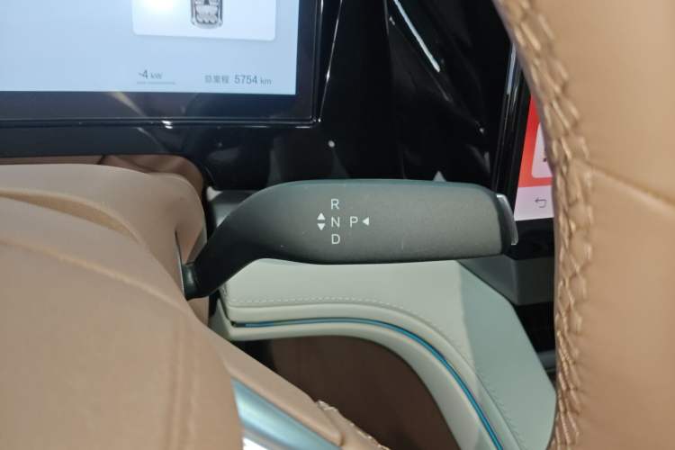 Used BYD Xia 2025 DM-i 1.5T 100km Supreme Edition Gear Lever