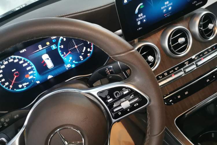 Used Mercedes-Benz GLC 2020 Facelift GLC 300 L 4MATIC Dynamic Edition
