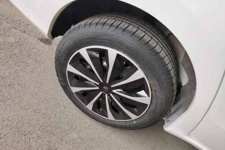 Used Haima V70 2016 2.0L Manual - Comfort Edition 5 Seats
