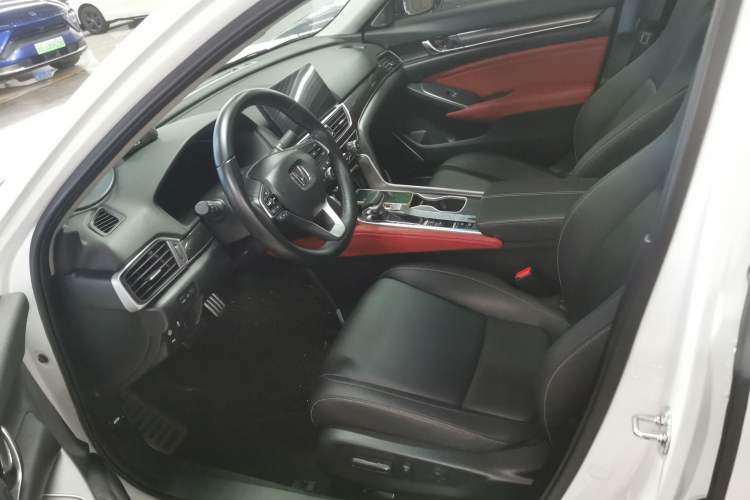 Used Honda Accord 2022 260TURBO Phantom Night · Prestige Edition Left Front Seat