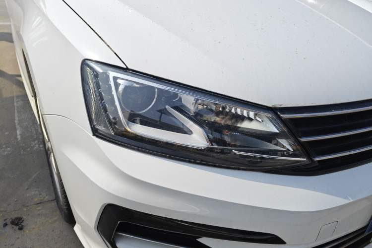 Used Volkswagen Sagitar 2018 280TSI DSG Ignite Edition Right Front Headlight