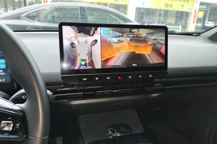 Used MG 4 EV 2023 415 km Range Sea-Faring Champion Edition Audio And AC Panel