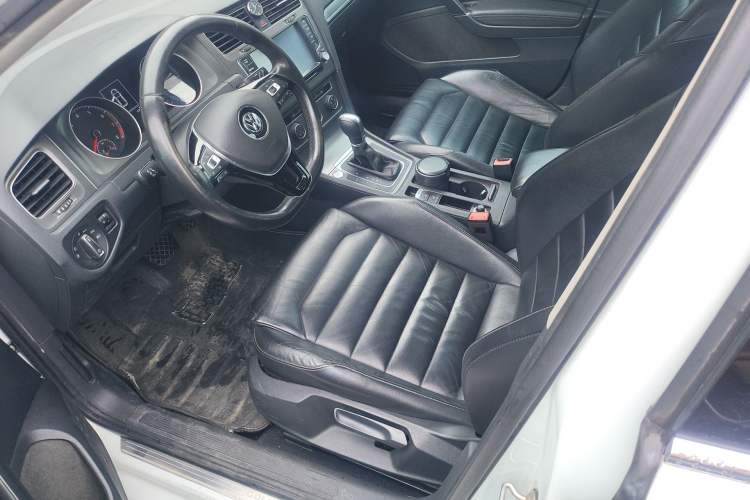 Used Volkswagen Golf 2016 230TSI Automatic Luxury Version Driver Seat