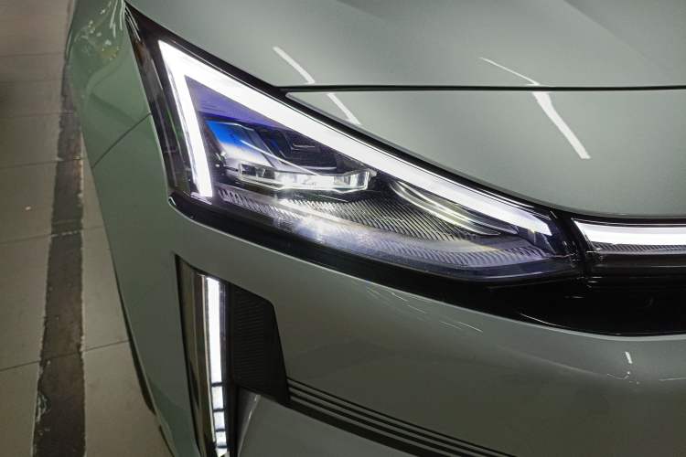 Used Geely Galaxy L6 2025 EM-i 140km Starship Edition Right Front Headlight