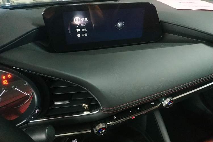 Used Mazda 3 Axela 2022 2.0L Automatic Zhi Rui Obsidian Edition
