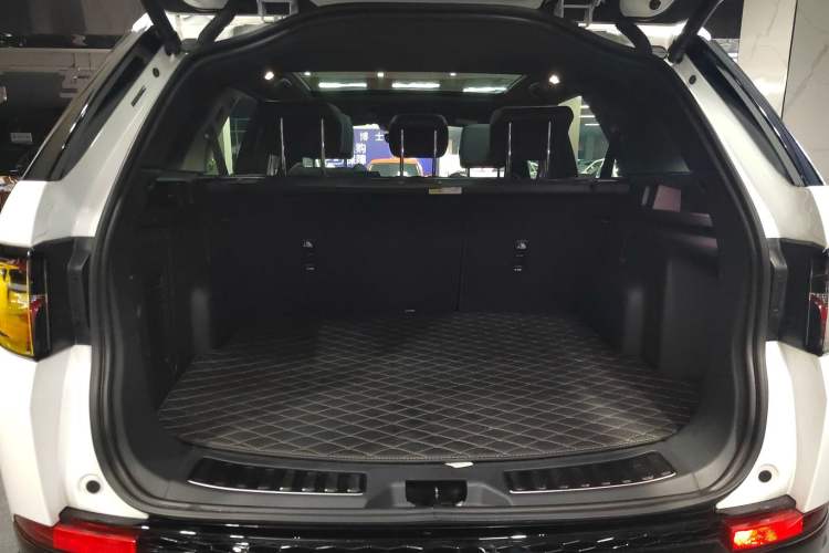 Used Land Rover Discovery Sport 2022 Revised Version 2 249 PS R-Dynamic SE Performance Tech Edition 5 Seats
