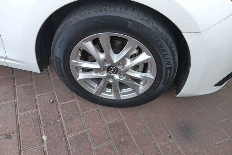 Used Mazda 3 Axela 2014 Sedan 1.5L Automatic Comfort Model Right Front Wheel Hub