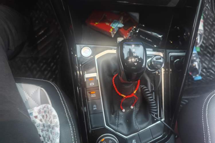 Used Volkswagen Tayron 2023 Revised Version 380TSI All-Wheel Drive R-Line High-Energy Edition Gear Lever