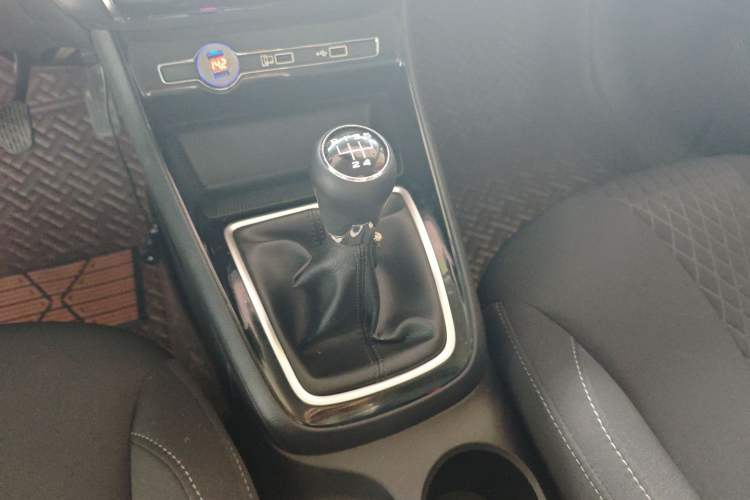 Used Roewe i5 2020 1.5L Manual 4G Connect Luxury Edition
