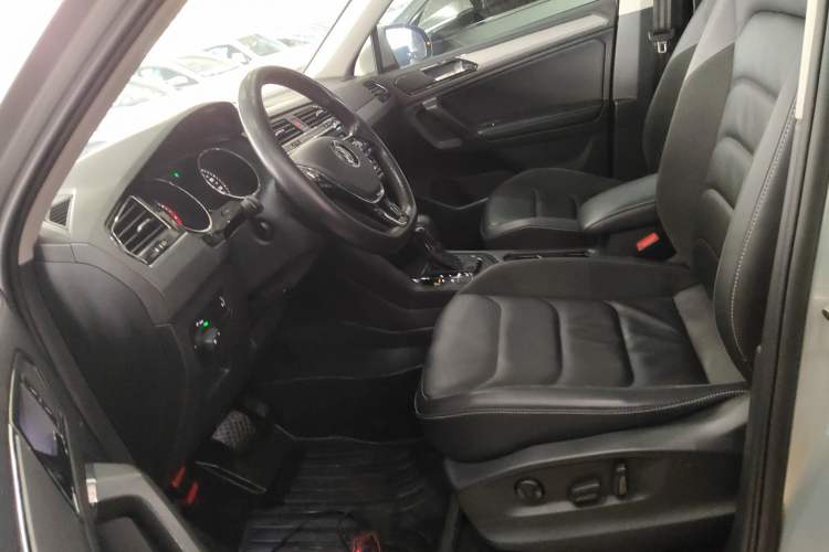 Used Volkswagen Tiguan L 2018 Facelift 330TSI Automatic Two-Wheel Drive Luxury Edition Left Front Seat