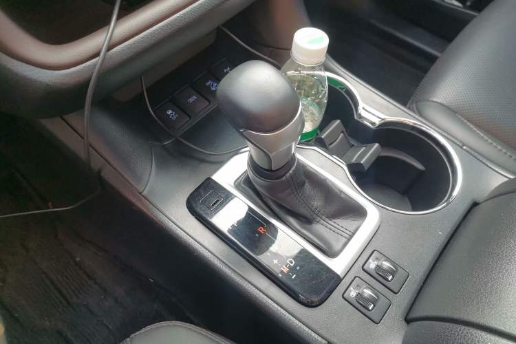 Used Toyota Highlander 2018 2.0T Four-Wheel Drive Luxury Edition 7 Seats China V Emission Standard
