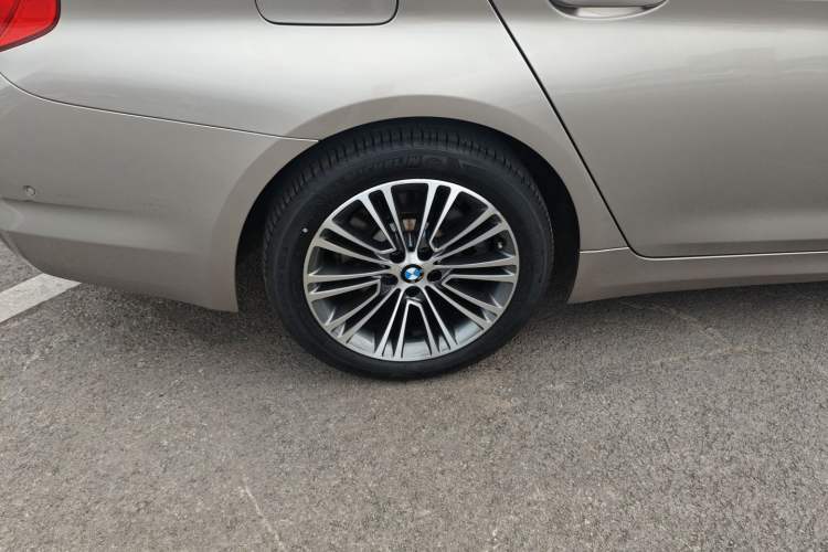 Used BMW 5 Series 2019 530Li Luxury Edition Premium Package
