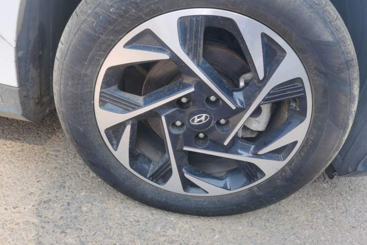 Used Hyundai Custo 2021 270TGDi Prestige LUX Right Front Wheel Hub