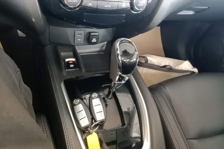 Used Nissan X-Trail 2021 2.0L CVT 2WD XL Premium SmartConnect Deluxe Edition Gear Lever
