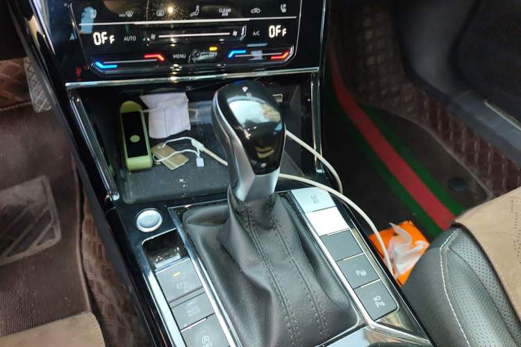 Used Volkswagen Passat 2023 330TSI Prestige Edition Gear Lever