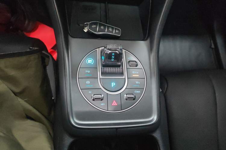 Used BYD Sealion 05 DM-i 2025 DM-i Smart Drive 115KM Flagship Model Gear Lever