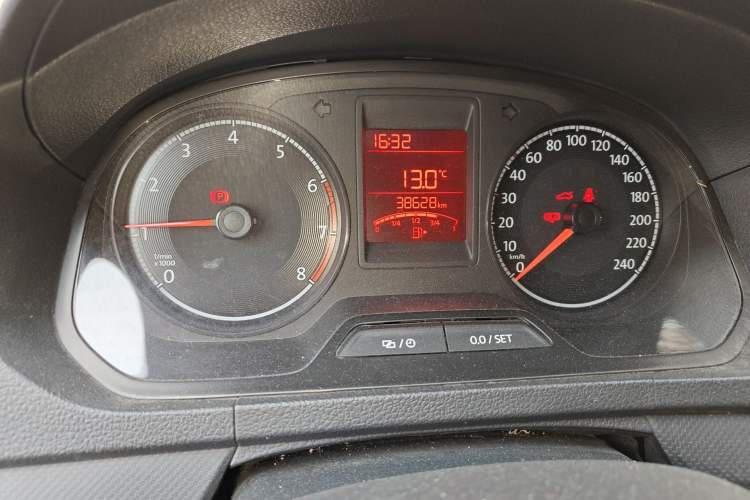 Used Jetta VA3 2019 1.5L Manual Entry-Level Version Odometer Close Up