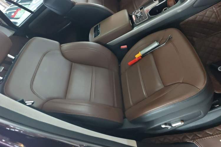 Used Haval H8 2017 2.0T Diesel Two-Wheel Drive Smart Edition
