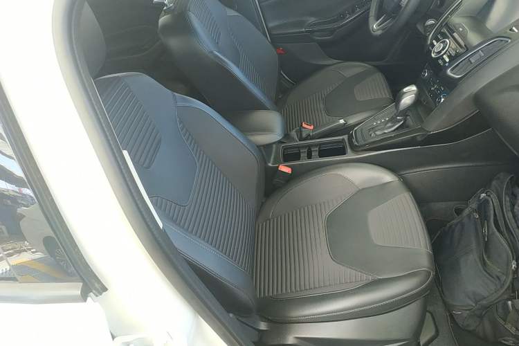 Used Ford Focus 2018 Hatchback Classic 1.6L Automatic Trendy SmartDrive Edition