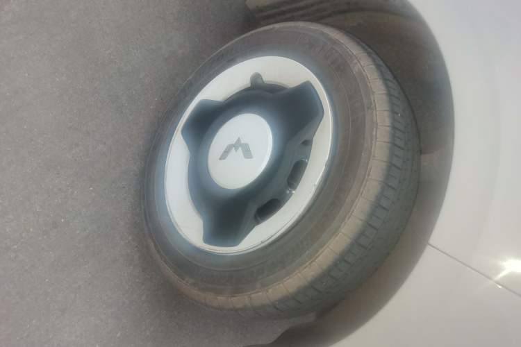 Used Wuling Hongguang MINIEV 2024 3rd Generation 215km Youth Edition Right Front Wheel Hub