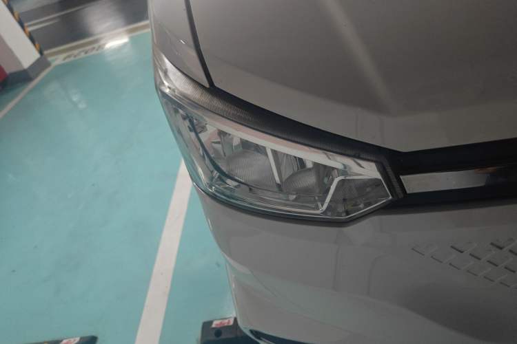 Used Dongfeng Yufeng EM26 
