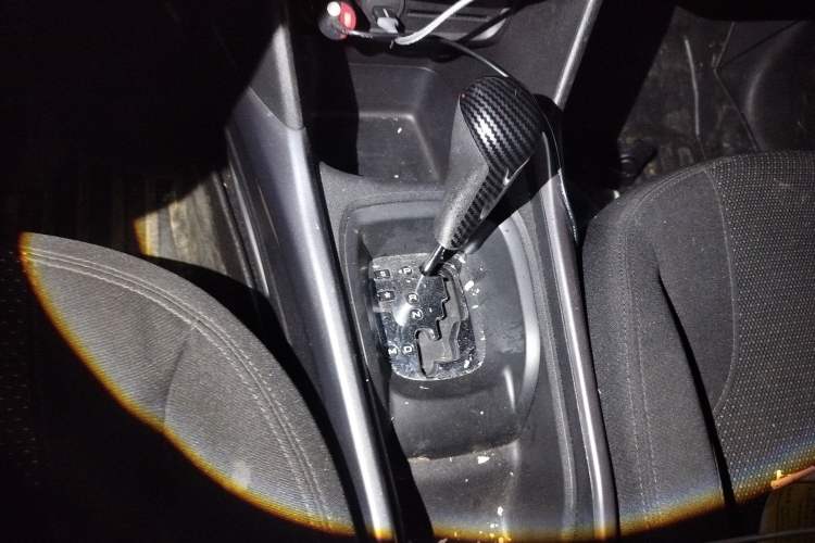 Used Peugeot 2008 2014 1.6L Automatic Fashion Edition Gear Lever