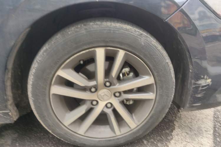 Used Honda Civic 2023 240TURBO CVT Dynamic · Center Stage Special Edition Right Front Wheel Hub