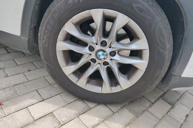 Used BMW X1 2014 sDrive18i Fashion Model Right Front Wheel Hub