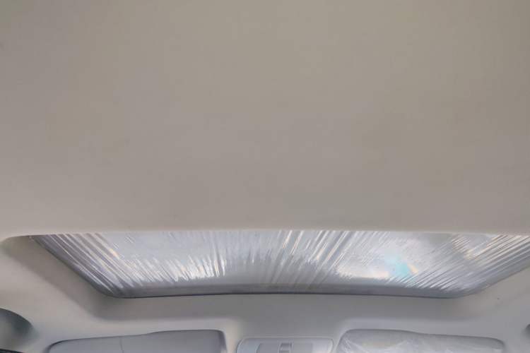 Used Roewe i5 2020 1.5L Automatic 4G Connect Luxury Flagship Edition
