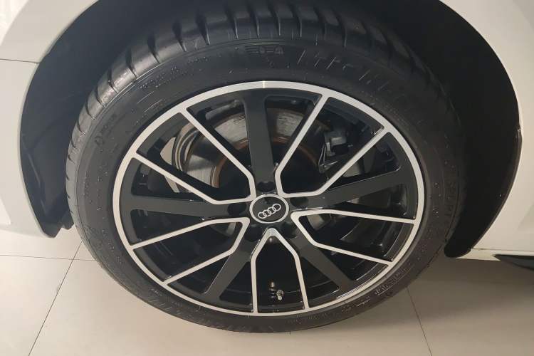 Used Audi A4L 2023 40 TFSI Luxury Dynamic Model Exterior 4