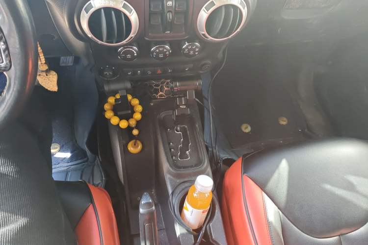 Used Jeep Wrangler 2013 3.6L Sahara Four-Door Edition
