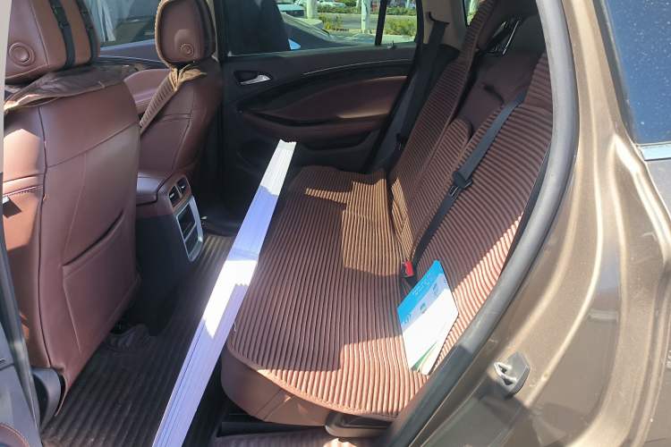 Used Buick Envision 2014 28T Four-Wheel Drive Elite Model Left Rear Seat