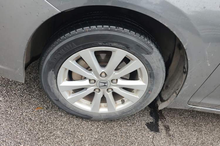 Used Honda Civic 2013 10th Anniversary 1.8L Automatic Luxury Edition Left Front Wheel Hub