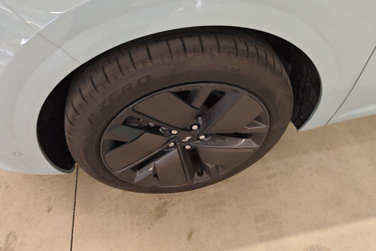 Used Li Auto L6 2025 Max Smart Refresh Edition Left Front Wheel Hub