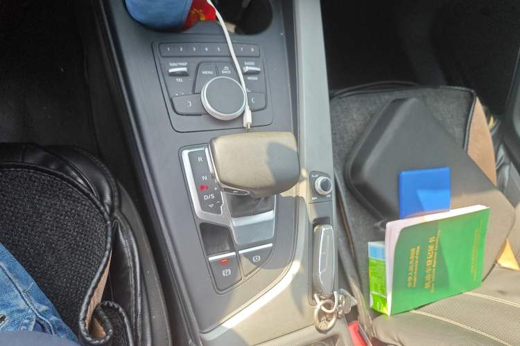 Used Audi A4L 2019 40 TFSI Ambition China VI