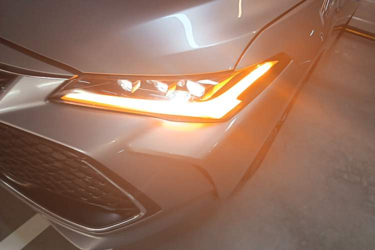 Used Toyota Avalon 2023 2.5L Luxury Edition Left Front Headlight