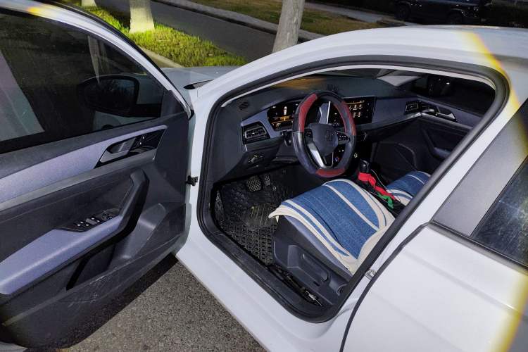 Used Volkswagen Lavida 2023 1.5L Automatic De Yi Edition Driver Seat