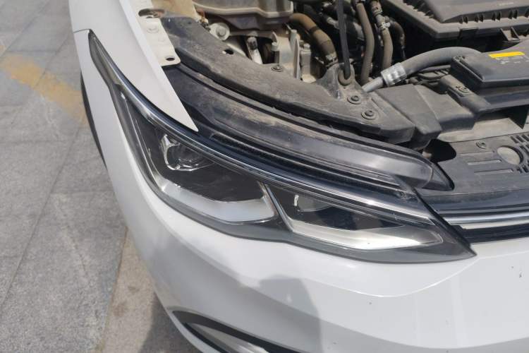 Used Volkswagen Golf 2021 280TSI DSG Pro Right Front Headlight