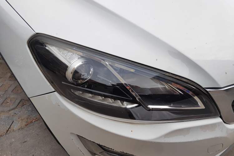 Used Zotye Domy X5 2016 1.5T Manual Luxury 7-Seater China V Emission Standard
